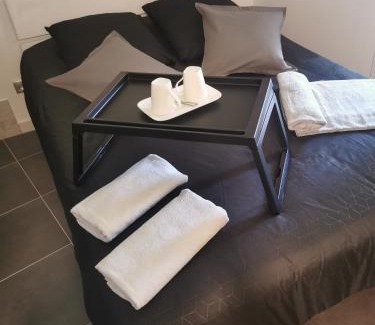 Vitrolles Bed & Breakfast | Jacuhomespa13