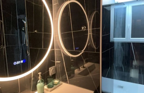 Mulhouse Apartment | Jacuzzi & Hammam in the heart of Mulhouse