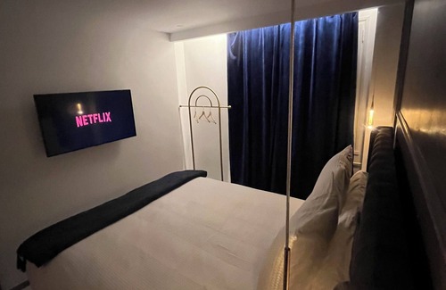 Mulhouse Apartment | Jacuzzi & Hammam in the heart of Mulhouse