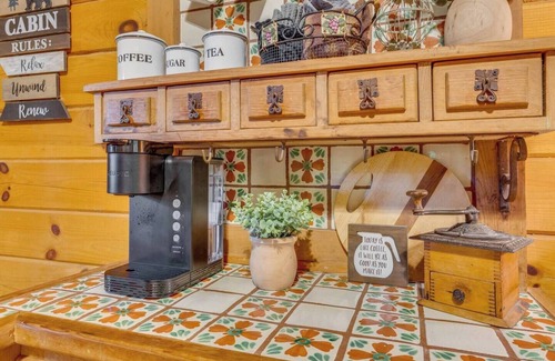 Sautee Nacoochee Cabin | Jacuzzi Private Deck Grill WiFi Near Helen