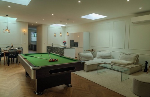 Reims Apartment | Jacuzzi & Sauna Le Cozy: 140 m2 wellness accommodation in Reims