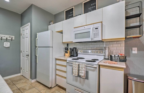 Branson Condo | Jacuzzi Tub: Branson Retreat ~ 4 Mi to Strip