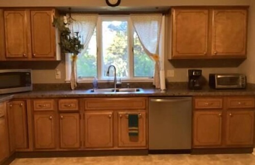 Dubuque House | Jacuzzi tub - fireplace - Self check-in- off street parking!