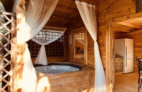 Bessan Ski Chalet | Jacuzzi Wooden chalet