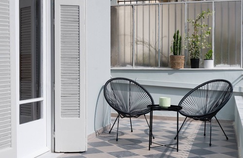 Kerameikos Apartment | Jade – A Stylish One-Bedroom Home in Metaxourgio