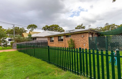 Hawks Nest House | Jade Gardens - Pet Friendly