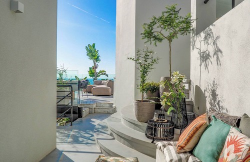 Sitges Apartment | Jade Loft by Hello Homes Sitges