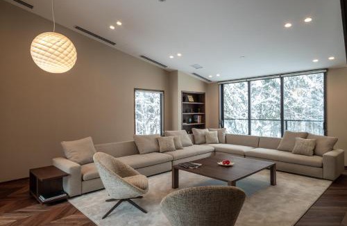 Hirafu Ski Chalet | Jade Rabbit