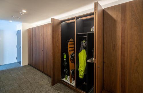 Hirafu Ski Chalet | Jade Rabbit