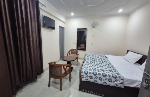 Greater Noida Hotel | Jagdamba Homestay