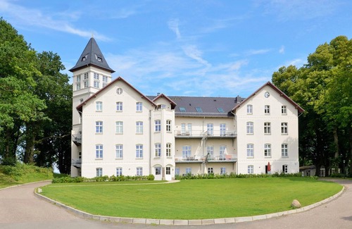 Hohen Niendorf Apartment | Jagdschloss WE 13: modern and high-quality furnished 2-room apartment