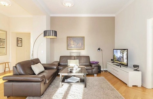 Hohen Niendorf Apartment | Jagdschloss WE 7: exclusive and high-quality furnished 3-room apartment