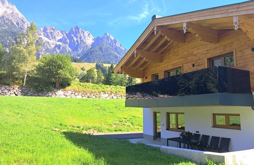Leogang Apartment | Jagerstüberl-60qm EG mit gr Terrasse by Interhome