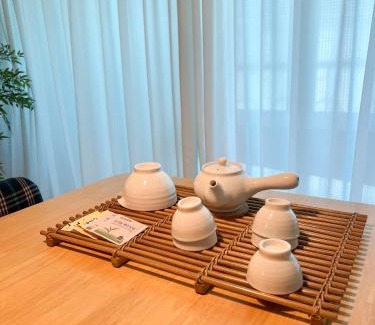 Suwon Apartment | JAJA Haenggung, SuwonㅣNext to Hwaseong FortressㅣCozy Korean VibeㅣComfortable & Well-keptㅣUp to 8 guestsㅣFree Parkingㅣ2-night minimumㅣLoved by many guests