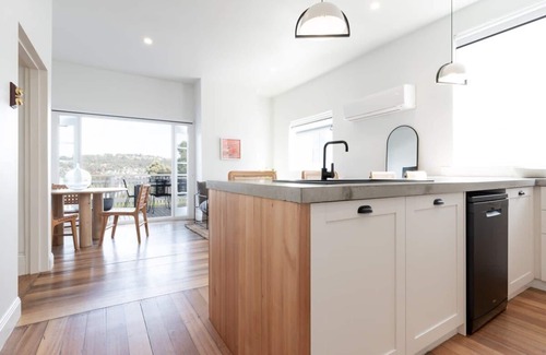 East Launceston House | Jalil: Stunning Home with Amazing Views!