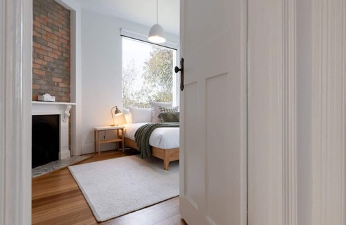 East Launceston House | Jalil: Stunning Home with Amazing Views!
