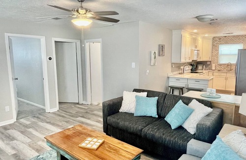 Jamaica Beach House | Jamaica Beach Vacation Home, Close to Pool and Beach!