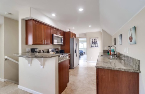 Mission Beach Condo | Jamaica Palms & Penthouse, Sleeps 22