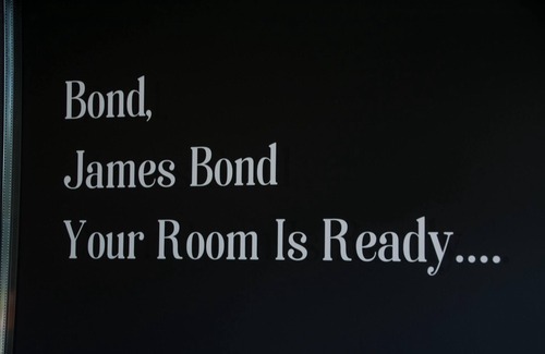 Okoboji Hotel | James Bond Executive Suite