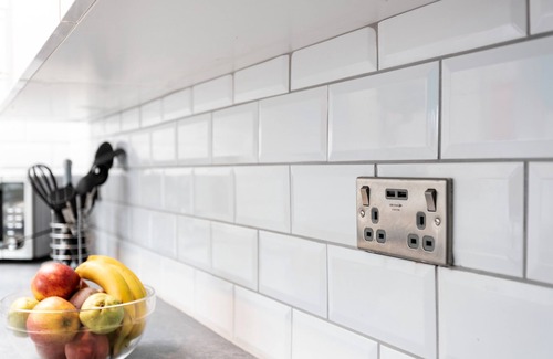 Middlesbrough House | JAMES COOK ACCOMMODATION – WITH OFF-ROAD PARKING