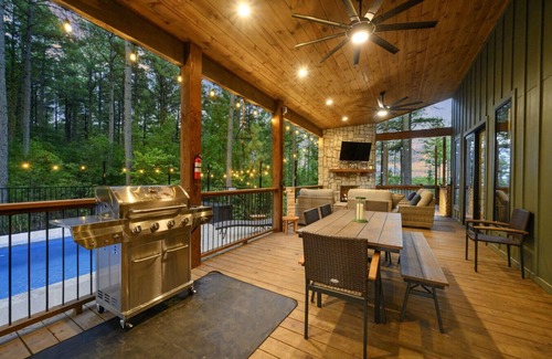 Pickens Apartment | JamOn | Heated Pool, Arcade, Playground and MORE!