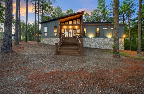 Pickens Apartment | JamOn | Heated Pool, Arcade, Playground and MORE!