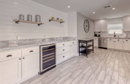 Bel Air House | Jan DISCOUNTS!! AZUL Beach House, Beach Access, Amazing Patio and LOCATION!!