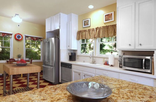 Monte Rio House | Jan - Mar Special 829 per night Historic Riverfront Estate 5/5.5 + Hot Tub