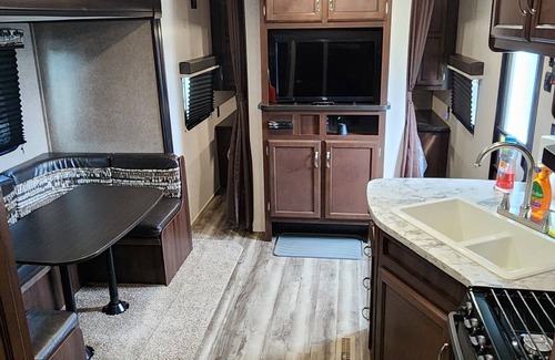 Taylor RV Rental | Jan's Jayco travel trailer