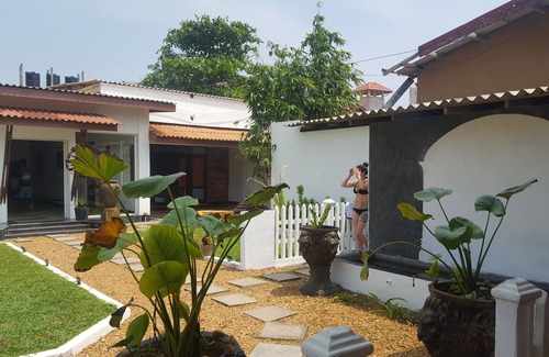 Hettimulla House | Jani Beach Resort, restaurant and surf camp