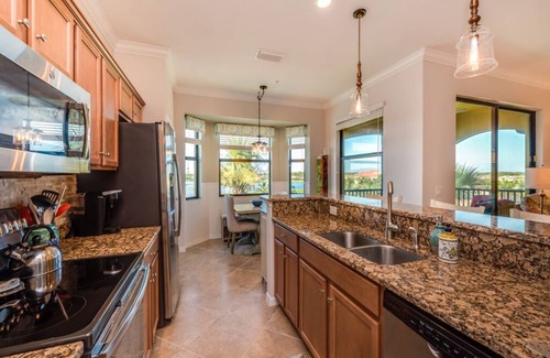Naples Condo | JANUARY AVAILABILITY late cancellation. Top floor with elevator. 10% discount
