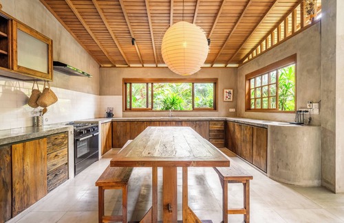 Cemagi Villa | Japanese 2Bdrm Beachside Villa 100m to Seseh Beach