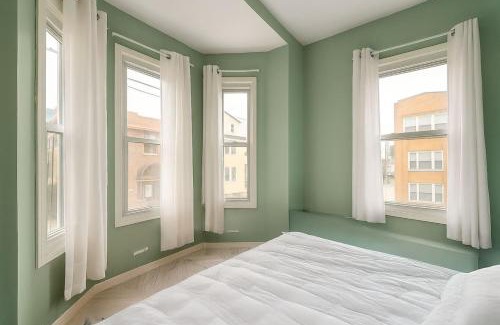 Jersey City Apartment | Japanese Inspired Twin Retreat 15 Min to Manhattan