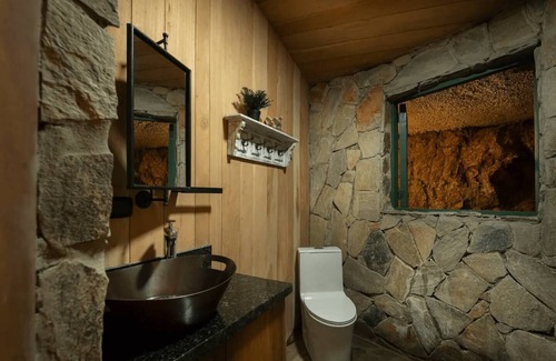 La Vega Province Cottage | Jarabacoa, Eccentric Hobbitn