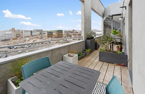 Ile de Nantes Palais des Congres Apartment | Jardin du 8e Ciel - Neuf & Central