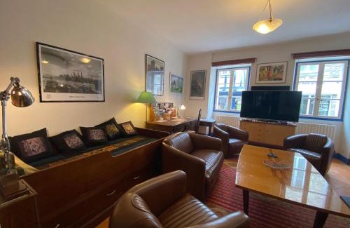 Auray Apartment | Jardin paisible en centre-ville