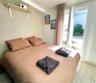 Sainte-Anne - Faubourg Noyon Apartment | Jardins de Castille - 200m de la gare - Home cinéma