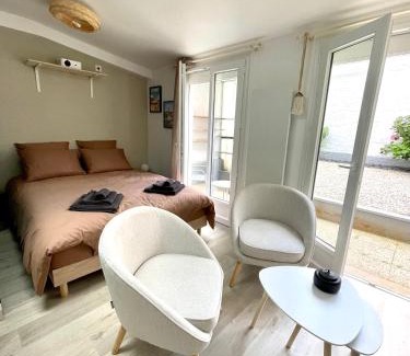 Sainte-Anne - Faubourg Noyon Apartment | Jardins de Castille - 200m de la gare - Home cinéma