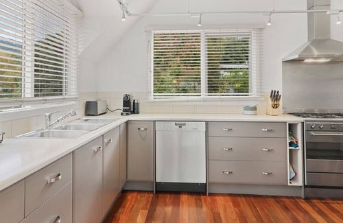 Merrijig Cabin | Jarrah Lodge - pleasant views to Mt Buller and surrounding mountains.