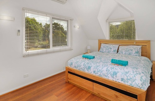 Merrijig Cabin | Jarrah Lodge - pleasant views to Mt Buller and surrounding mountains.