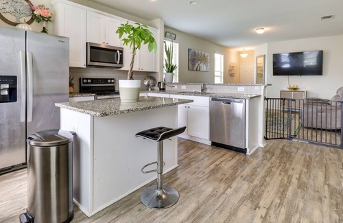 Jarrell House | Jarrell Home w/ Playground + Pool Access!