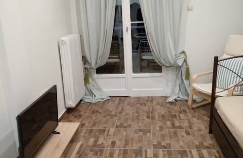 Metaxourgio Apartment | Jasmin Home, 20min walk to Akropolis, 100m to metro!