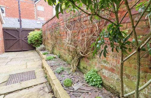 Lytham St. Anne's Cottage | JASMINE COTTAGE, pet friendly, with a garden in Lytham St. Annes