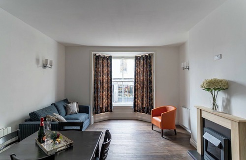 Ashbourne House | Jasmine Townhouse; doorstep to the Peaks for 2