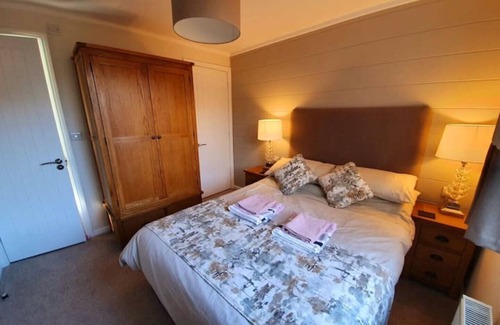 Troutbeck Bridge Cabin | Jaw-dropping Lodge With Hot Tub on Lake Windermere