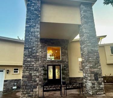 Brookings House | Jaw-Dropping Ocean View Luxurious Cliff Home with Hot Tub