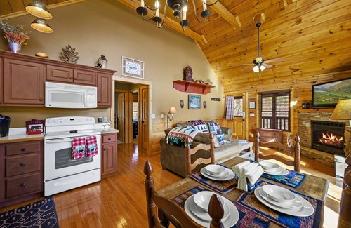 Black Bear Falls Cabin | Jaw Dropping View in Black Bear Falls