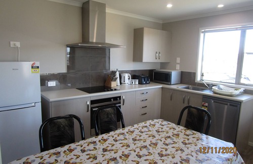 Wharewaka Apartment | Jaw Dropping Views, Taupo View Loft in stunning Wharewaka.