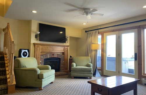North Troy House | Jay Peak 4BR/3.5BA Ski-in/out Townhome