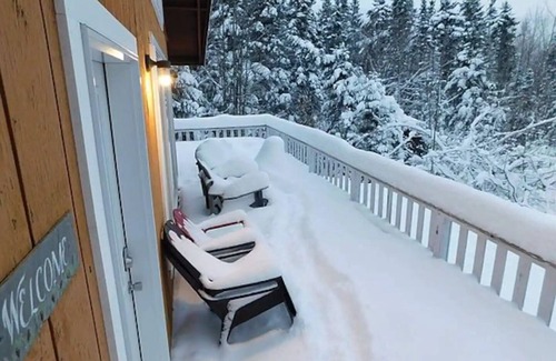 Montgomery Center Ski Chalet | ★Jay Peak Mountain Chalet★secluded/pool/snowsports